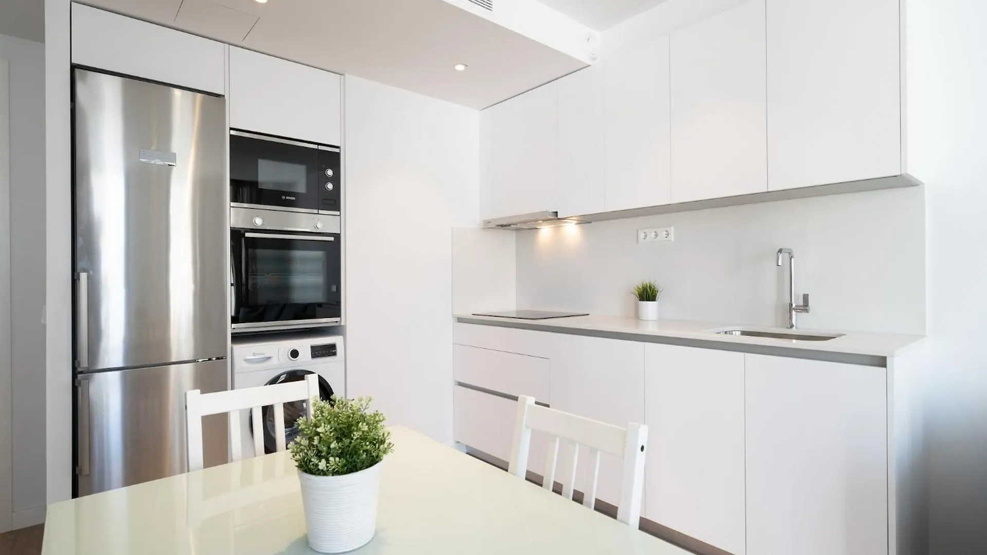 Beautiful Apartment For Six People L'Escala