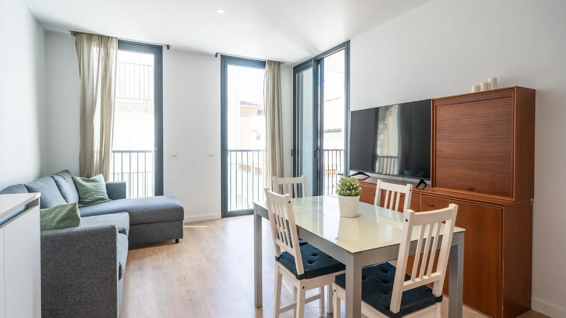 Beautiful Apartment For Six People L'Escala