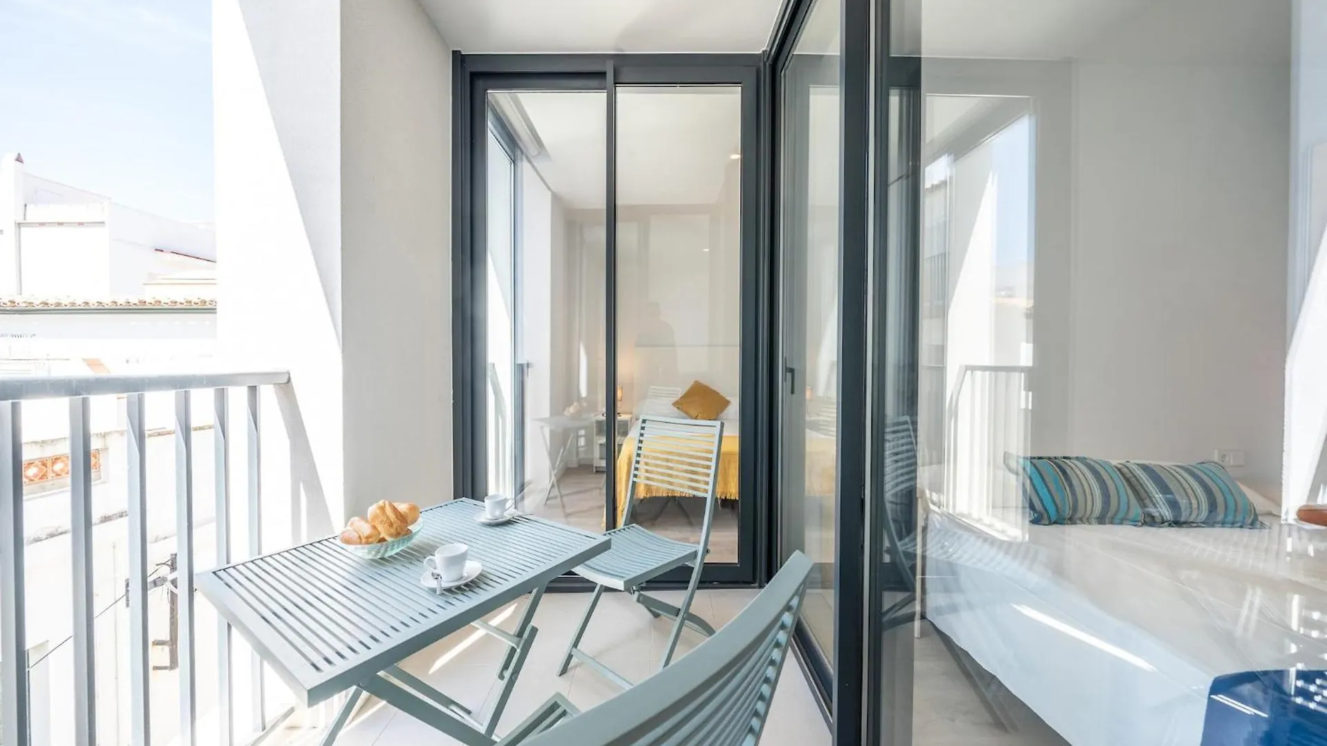 Beautiful Apartment For Six People L'Escala